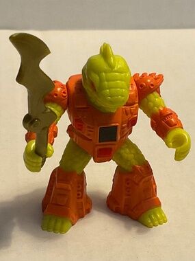 Vintage HASBRO Battle Beast Icky Iguanna #29